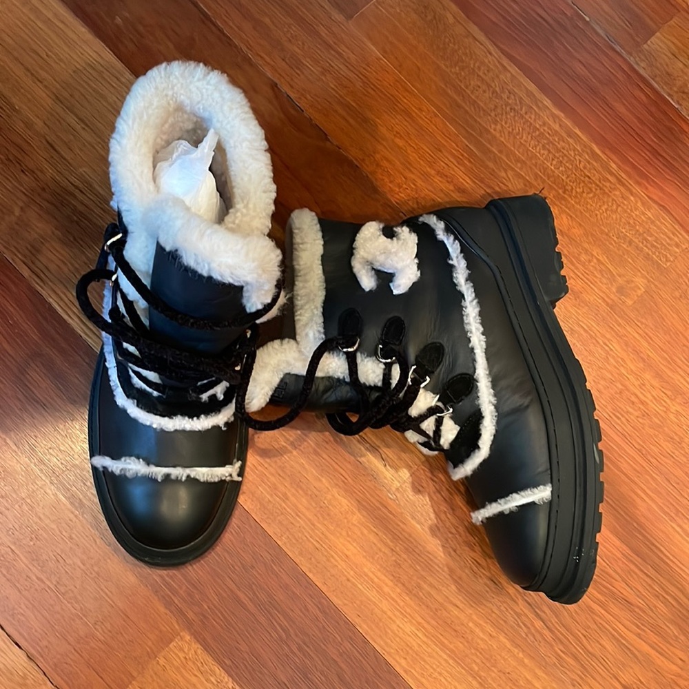 Super stylish hiking boots 37